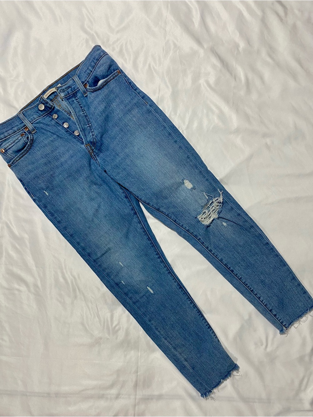 Levi's Women's Skinny Jeans - Medium Blue Distress